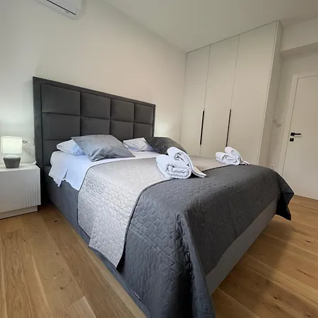 Maris Apartament *